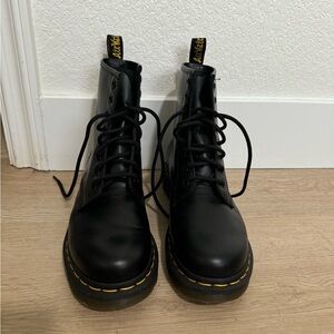 Black Leather Dr. Martens- only worn a few times- Size 8 Women’s